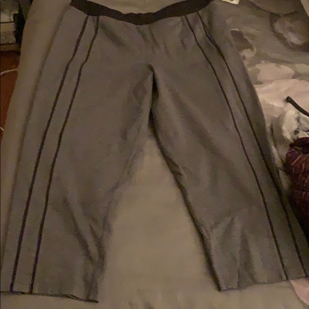 Gray loose fit Capri